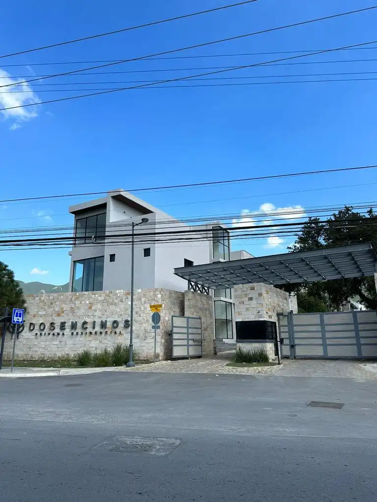 Foto 3 de Dos Encinos Privada Residencial