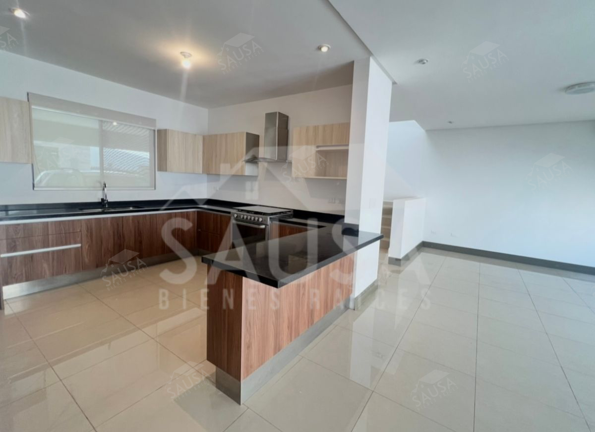 Foto 4 de CASA EN RENTA EN FONTANA RESIDENCIAL CARRETERA NACIONAL